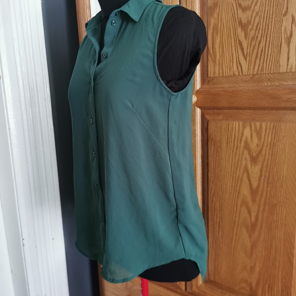 H&M Blouse - Picture 2 of 3